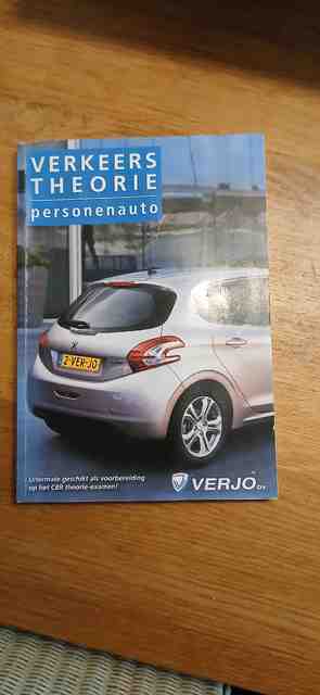 9789058623263-theorieboek-Rijbewijs-B-Verkeerstheorie-personenauto-30e-druk--september-2016