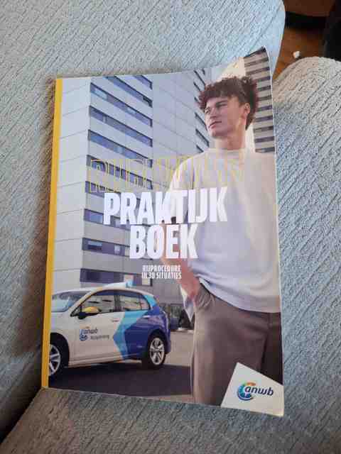 9789018047450-Theorieboek-Rijbewijs-AM