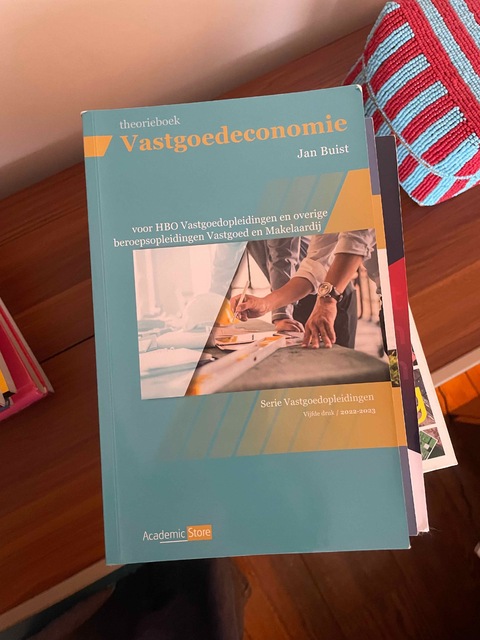 9789083241647-Vastgoedeconomie