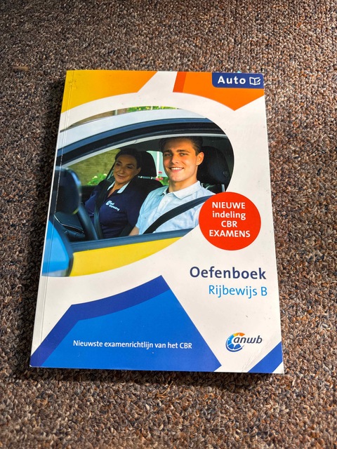 9789018046330-Oefenboek-Rijbewijs-B-Auto