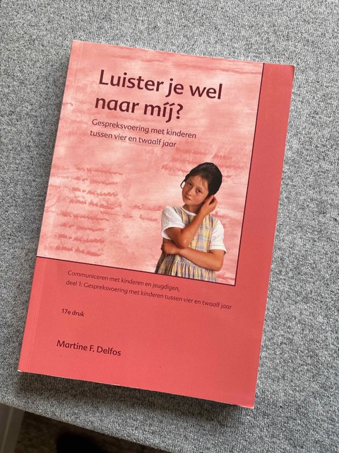 9789088505102-Luister-je-wel-naar-mij