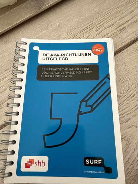 9789072482235-De-APA-richtlijnen-uitgelegd-Een-praktische-handleiding-voor-br