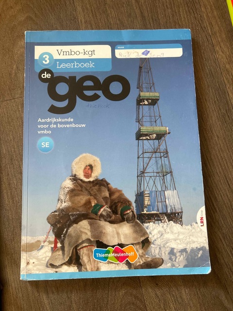 9789006237986-De-Geo-jaarboek-3-vmbo-kgt-SE