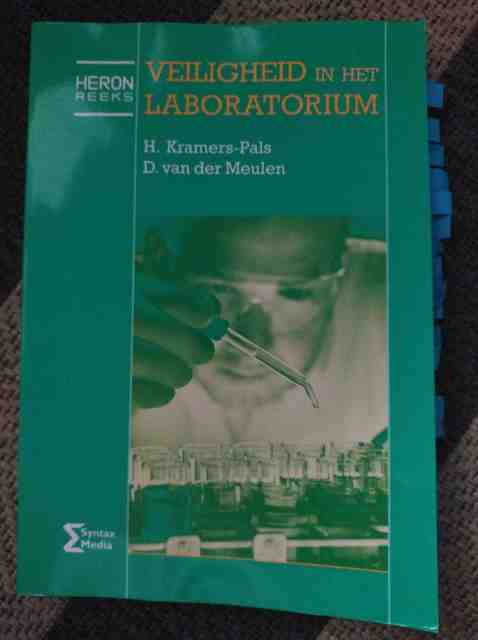 9789077423110-Veiligheid-in-het-laboratorium