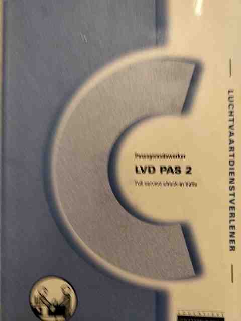 9789400202047-LVD-PAS-2-full-service-check-in-balie