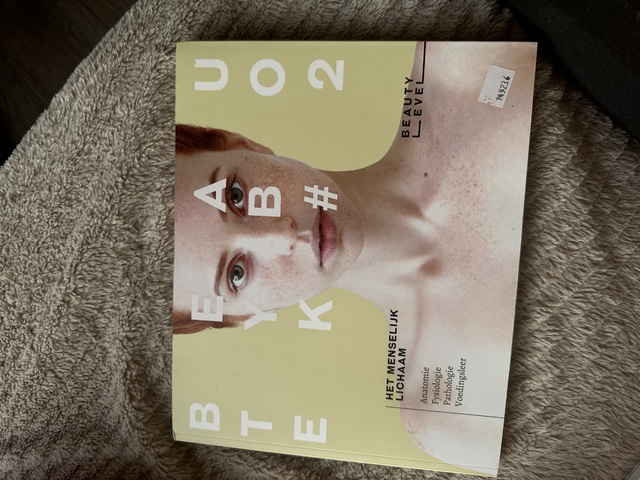 9789492548207-Beauty-Level-Beautyboek-%232