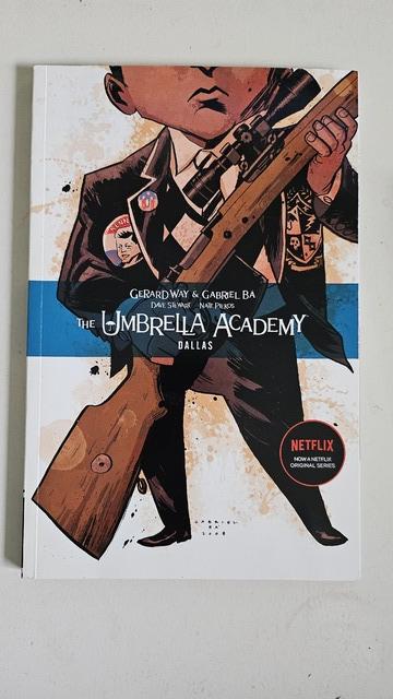 9781595823458-The-Umbrella-Academy-Volume-2-Dallas
