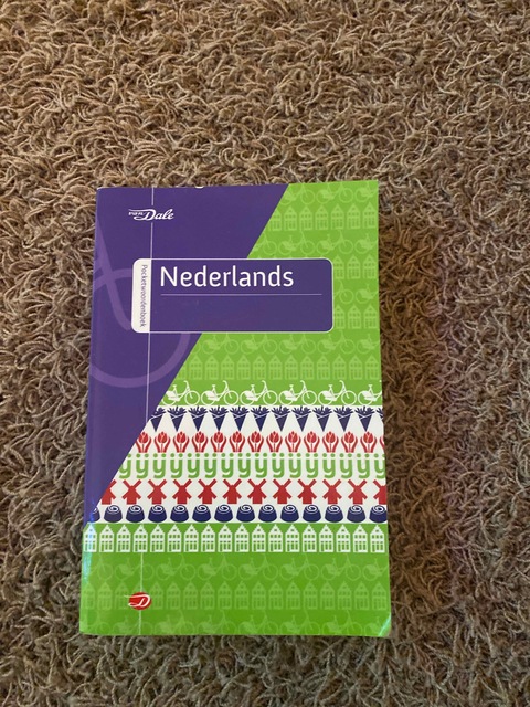 9789460770548-Van-Dale-pocketwoordenboek-Nederlands