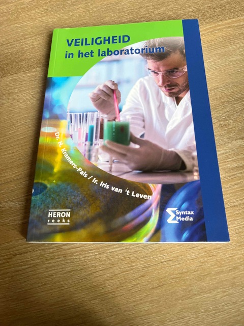 9789491764387-Veiligheid-in-het-laboratorium