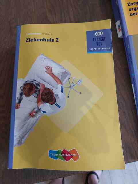 9789006910384-Ziekenhuis-2-niveau-4-Theorieboek
