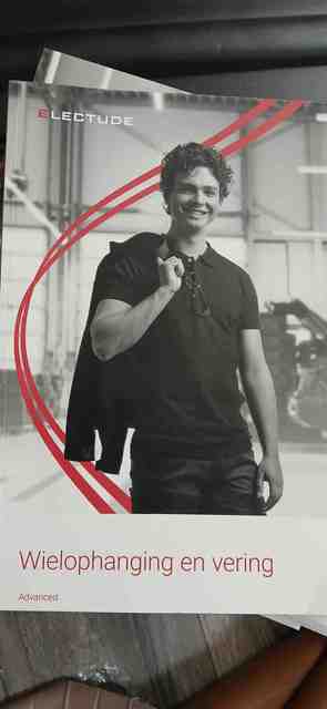 9789493286443-Wielophanging-en-vering