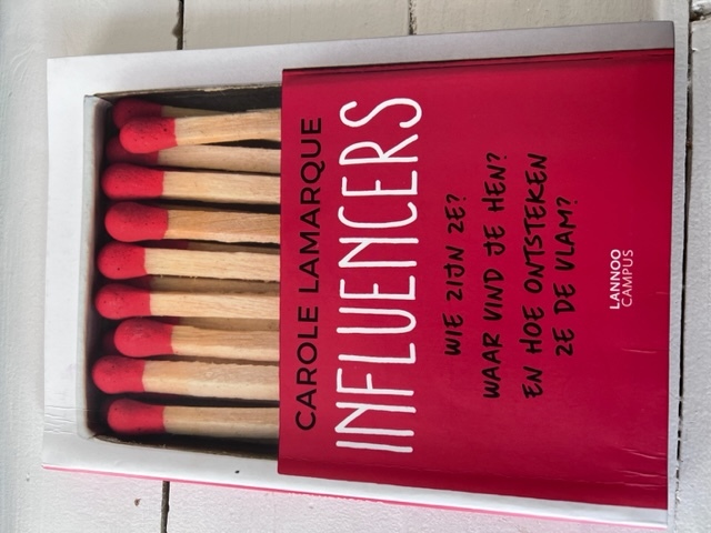 9789401441032-Influencers