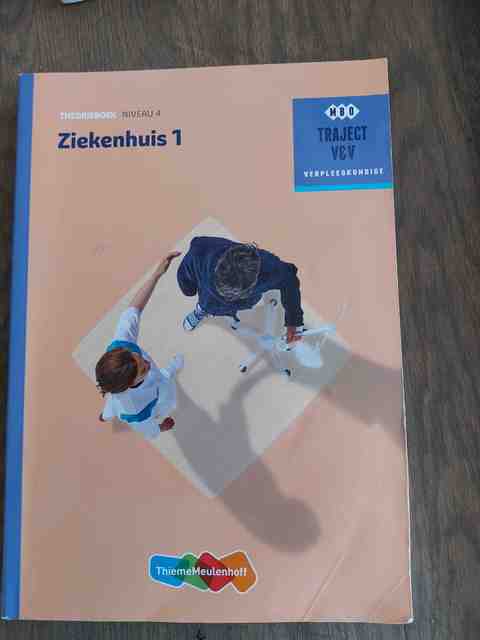 9789006910377-Ziekenhuis-1-niveau-4-Theorieboek
