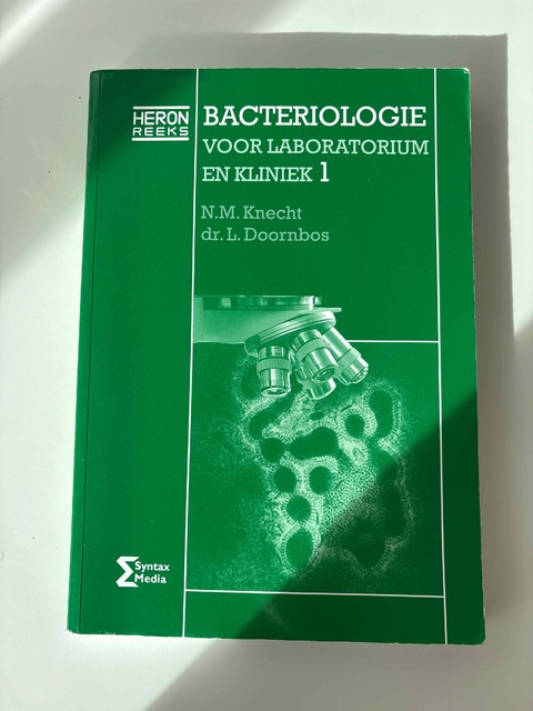 9789077423424-Bacteriologie-voor-laboratorium-en-kliniek-1