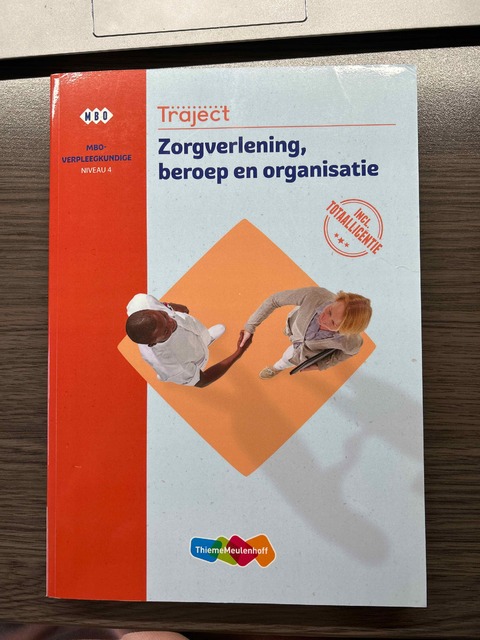 9789006953411-Traject-Combipakket-Zorgverlening-beroep-en-organisatie-niv-4-boek-en-totaallicentie-1-jaar