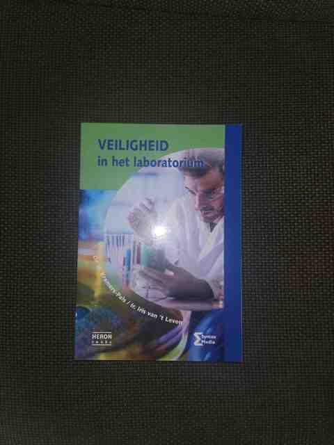 9789491764387-Veiligheid-in-het-laboratorium