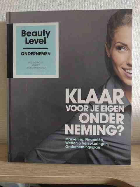 9789492548078-Beauty-Level-Basisboek-Ondernemen-leerboek-niet-los-verkrijgbaar
