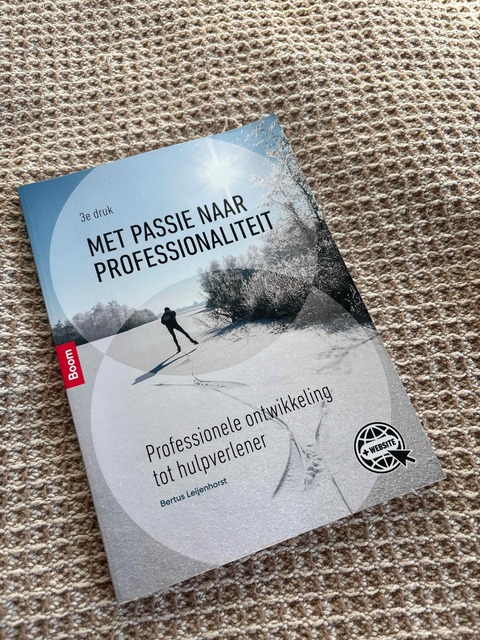 9789024424917-Met-passie-naar-professionaliteit