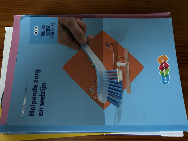 9789006071054-Helpende-Zorg-en-welzijn