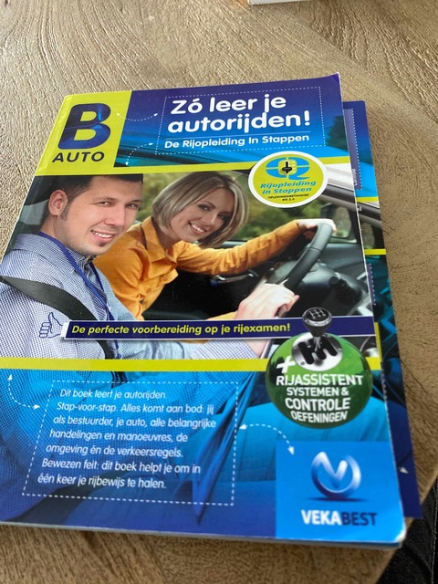 9789067994002-Auto-Praktijkboek-2024--Rijbewijs-B-%C3%A2%C2%80%C2%93-Rijopleiding-in-Stappen
