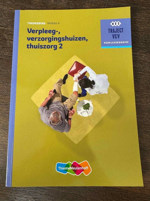 9789006910421-Verpleeg-Verzorgingshuizen-Thuiszorg-2--niveau-4-Theorieboek