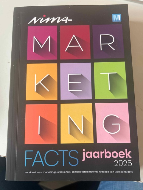 9789078972242-Nima-Marketingfacts-Jaarboek-2025