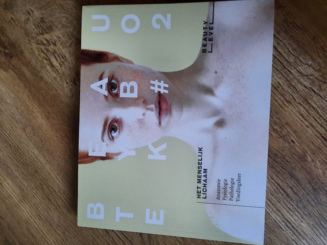 9789492548207-Beauty-Level-Beautyboek-%232