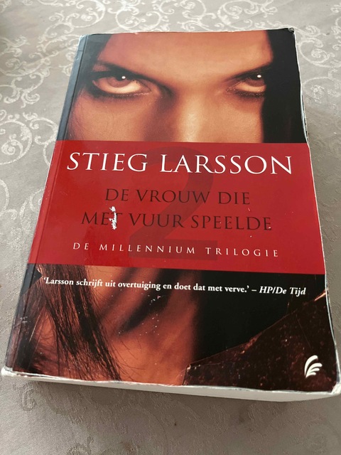 9789056723095-De-vrouw-die-met-vuur-speelde