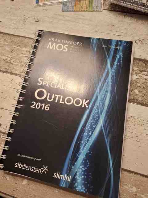 9789059066021-Praktijkboek-MOS-Outlook-2016