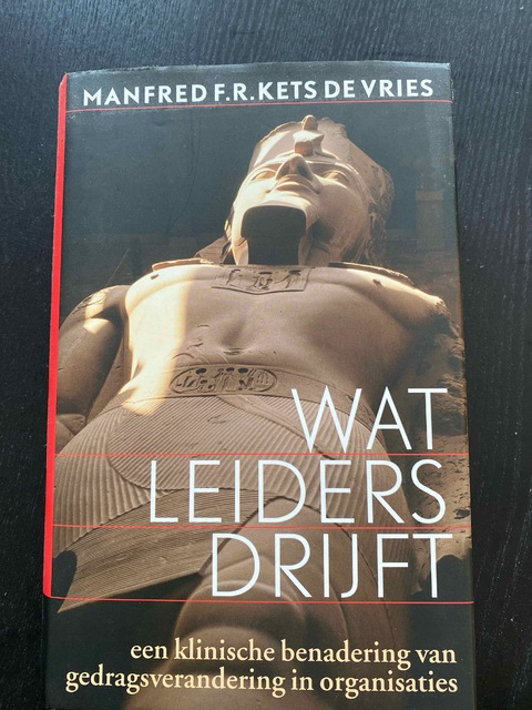 9789057122330-Wat-leiders-drijft
