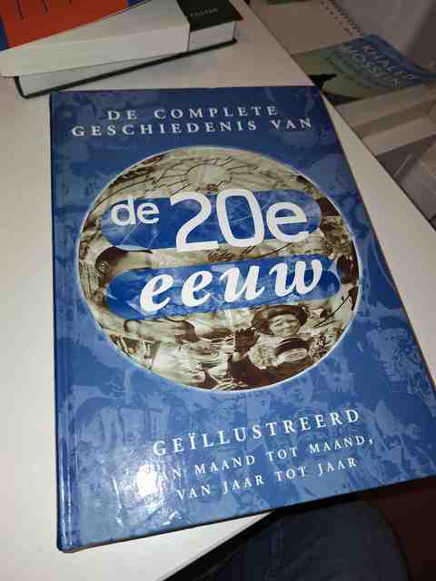 9789036613224-De-geillustreerde-geschiedenis-van-de-twintigste-eeuw