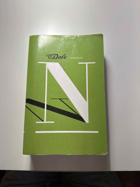 9789460776090-Van-Dale-Pocketwoordenboek-Nederlands