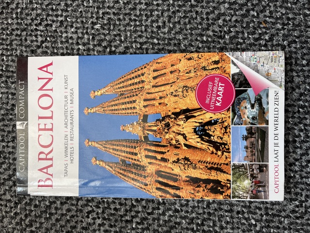 9789000304103-Capitool-Compact-Barcelona