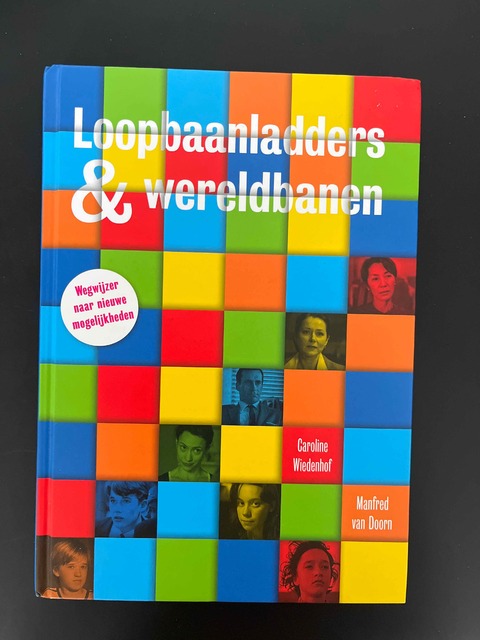 9789490211103-Loopbaanladders-amp-wereldbanen