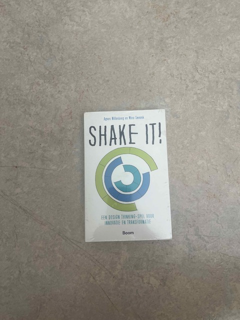 9789024404827-Shake-it