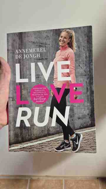 9789400507210-Live-love-run