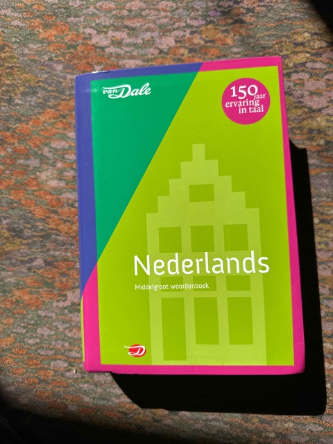 9789460772078-Van-Dale-middelgroot-woordenboek-Nederlands