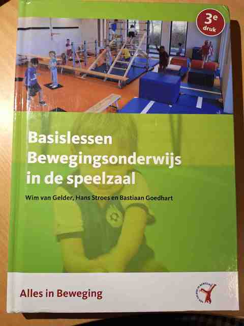 9789082363203-Basislessen-bewegingsonderwijs-in-de-speelzaal