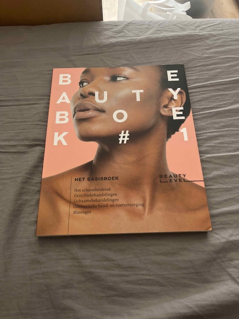 9789492548375-Beauty-Level-Beautyboek-%231
