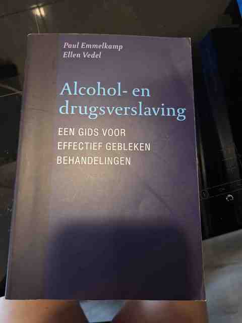 9789057122453-Alcohol-en-drugsverslaving
