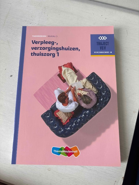 9789006910254-Verpleeg-verzorgingshuizen-thuiszorg-1-niveau-3-Theorieboek