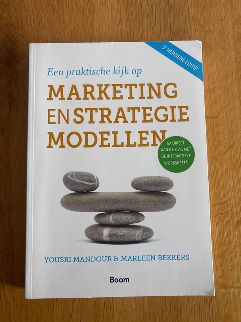 9789058754530-Een-praktische-kijk-op-marketing-en-strategiemodellen