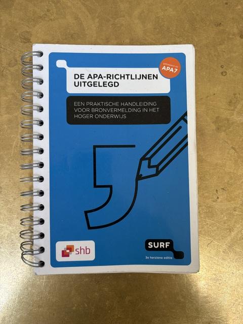 9789072482235-De-APA-richtlijnen-uitgelegd-Een-praktische-handleiding-voor-br