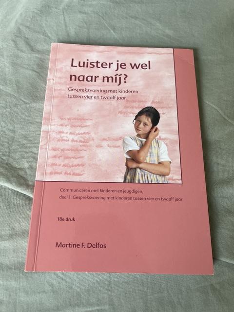 9789088505102-Luister-je-wel-naar-mij