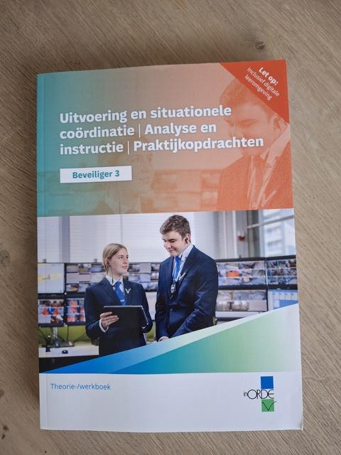 9789037264715-Beveiliger-3-profieldeel-editie-2023-combipakket-met-theorie-en-werkboek