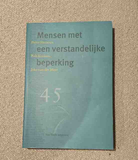 9789492333100-Mensen-met-een-verstandelijke-beperking-Praktijkleerboek-niveau-4-en-5