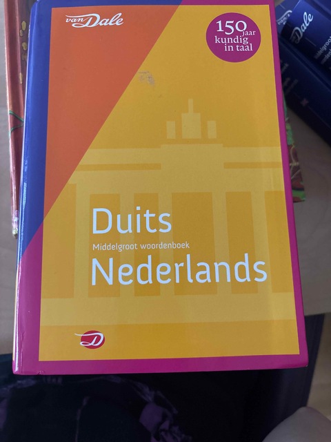 9789460772146-Van-Dale-middelgroot-woordenboek-Duits-Nederlands