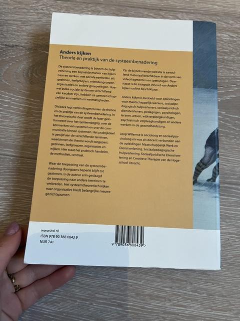 9789036808439-Anders-kijken