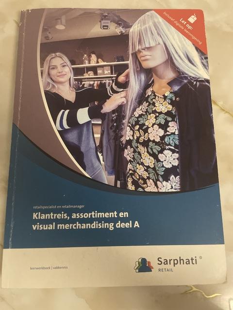 9789463971614-Klantreis-assortiment-en-visual-merchandising-folio