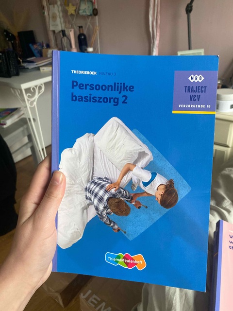 9789006910209-Persoonlijke-basiszorg-Theorieboek-niveau-3